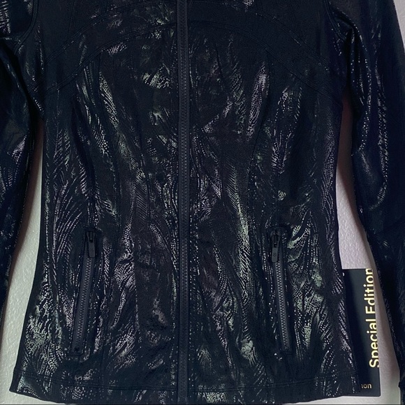 NWT Lululemon Define Shine Jacket Acclimatize Black Foil Special Edition Size 4 - Picture 14 of 16